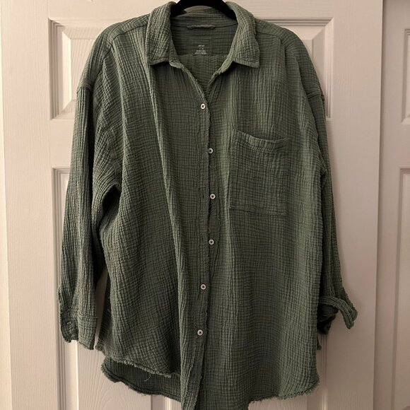 Aerie Crinkle Green Button Down Shirt - Light Weight Size Large - Picture 1 of 2